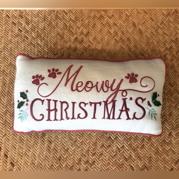 “Meowy Christmas” Cat Themed Christmas Accent Throw Pillow - Picture 1 of 5